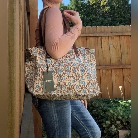 Myra Bag-San Ysidro Falls Floral Weekender Bag - Picture 14 of 15
